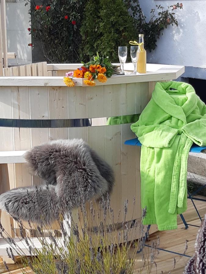 Gite La Petite Maison Horlogere Et Jacuzzi , Raquettes Les Fontenelles Exterior photo